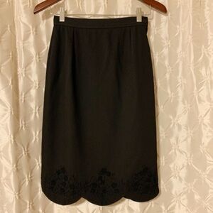 Valentino Vintage Black Scallop Hem Floral Embroidered Pencil Skirt Midi